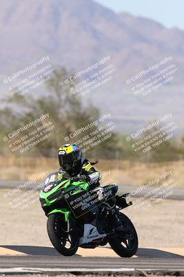 media/Dec-01-2025-Moto Forza (Mon) [[2daa91e15f]]/3-Beginner Group/Session 3 (Turn 3)/